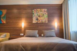 Фото Отель Скорпион Пермь Двухместный номер "Люкс" 1 Отель Скорпион Пермь Двухместный номер "Люкс"-1